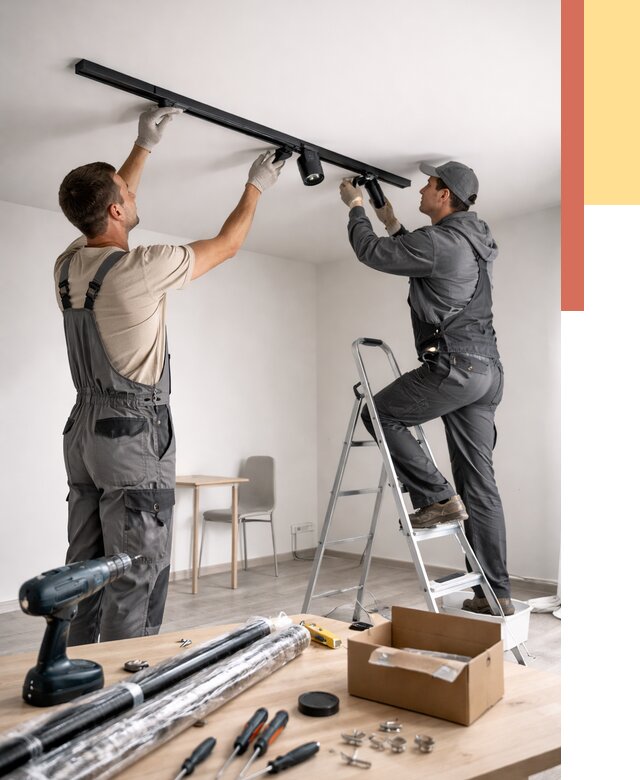 Установка трековых светильников в натяжной потолок в Ялте от 4291 руб. | ОТДЕЛОЧНИК-Ялт